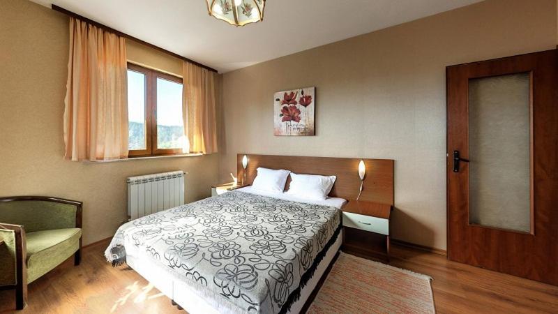 Family Hotel Emaly 1 반키아 외부 사진
