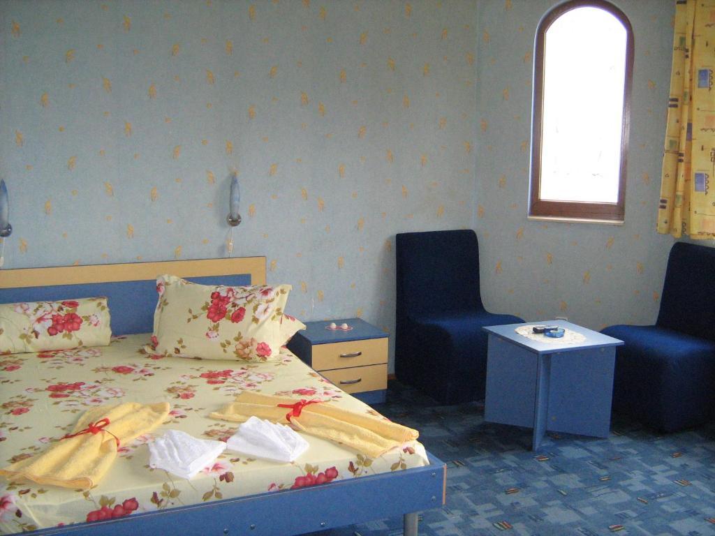 Family Hotel Emaly 1 반키아 외부 사진